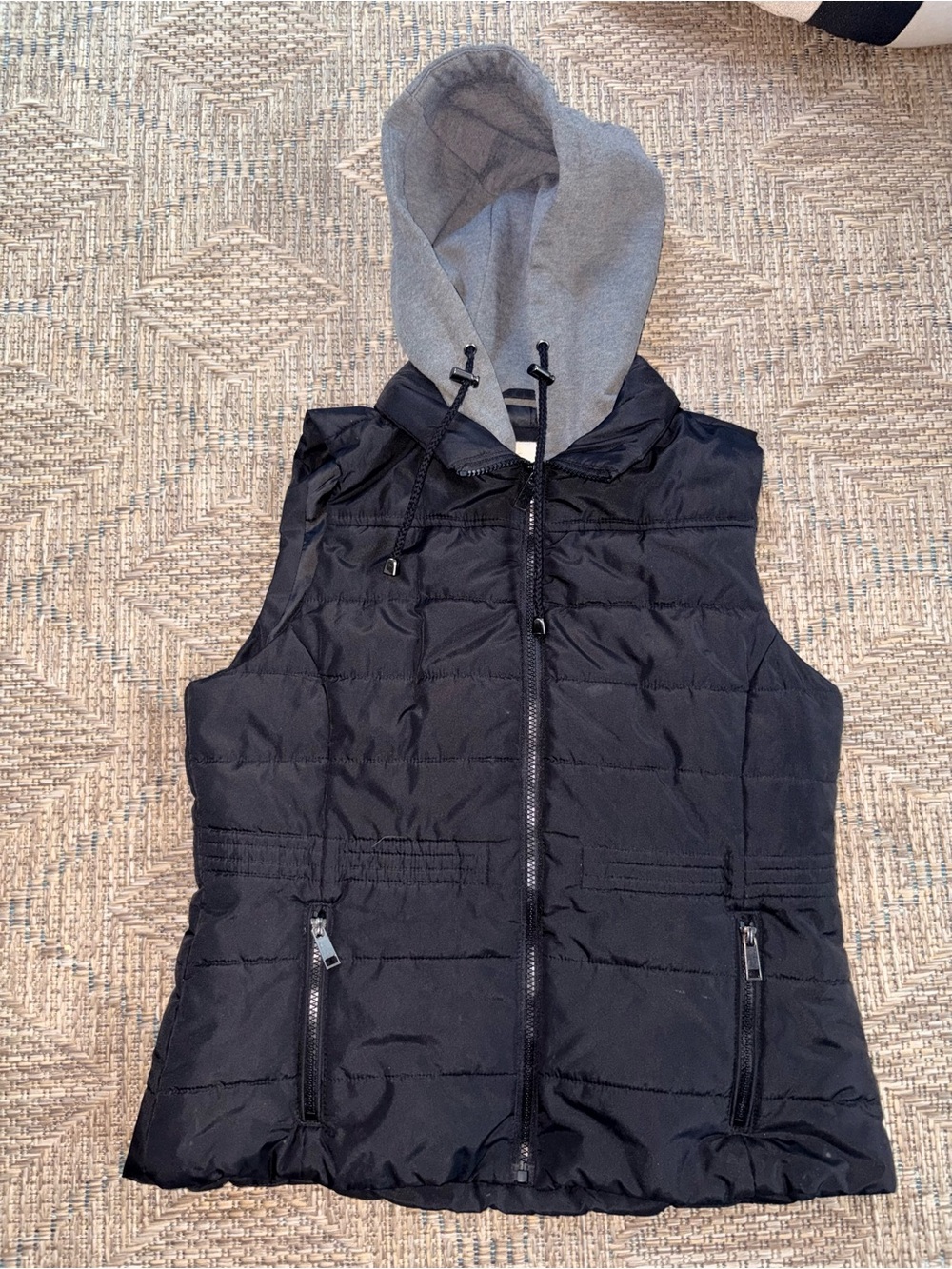 Women’s L Black Quilted Hooded Puffer Vest